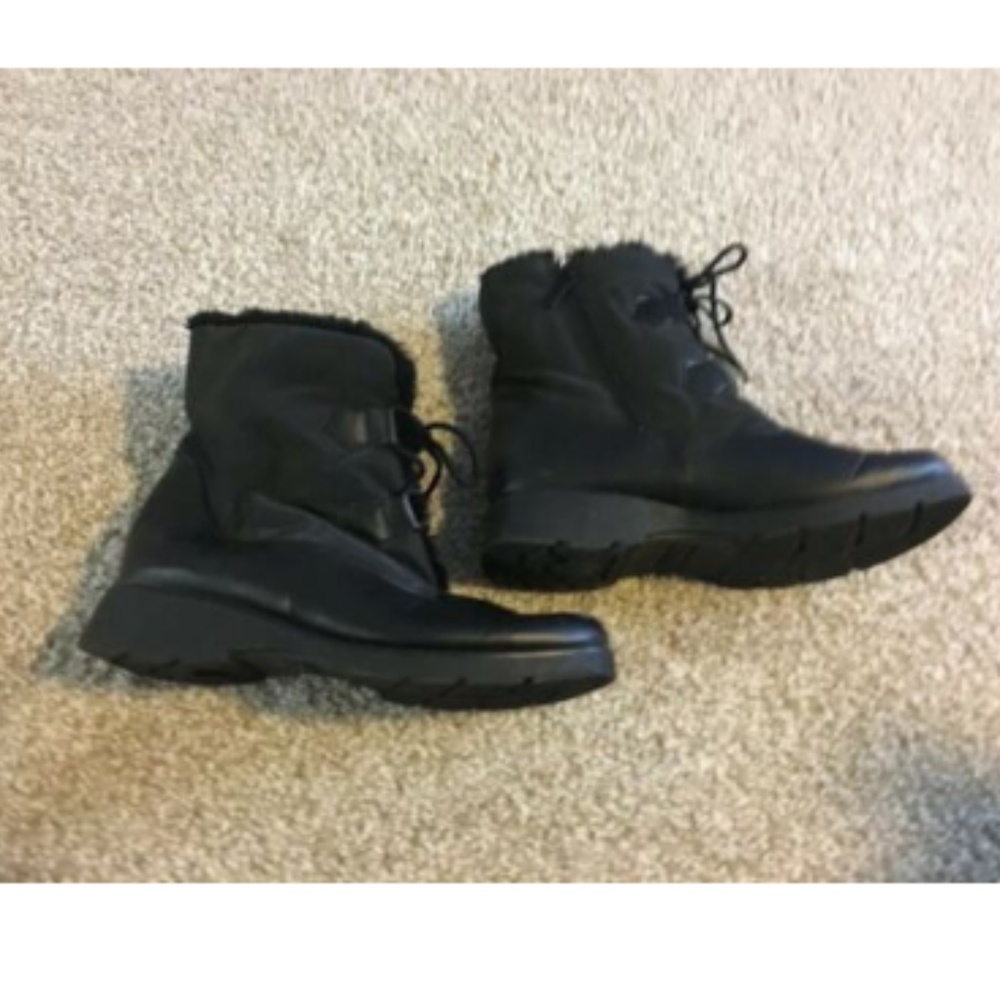 Black Rain Boots Size 9 Lace Up